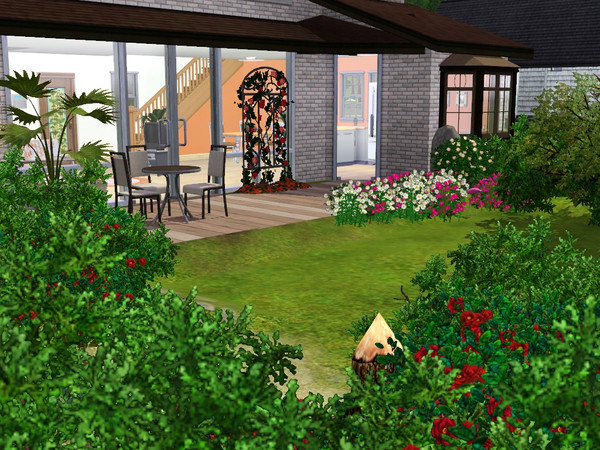 Sims 3 — Beachhouse - Deel by TSR Archive — This is another beachhouse from Sylt. It has a beautiful garden with many