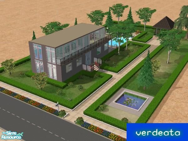 Sims 2 — Relaxing House by verdeata — It\'s a relaxing house with a lot of trees and a swimming-pool.