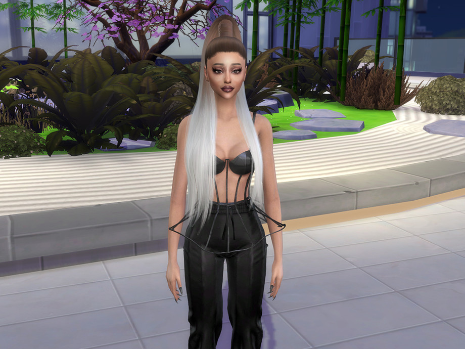 Ariana Grande in Versace - The Sims 4 Download 
