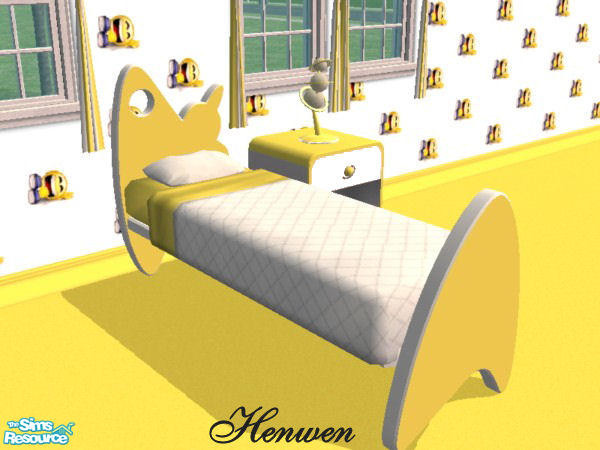 Sims 2 — ROTFL Quilted White Bedding by Henwen — Bedding in a white quilt and yellow sheets.