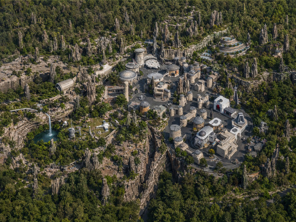 Sims 4 — Batuu Reimagined Realistic Map Overhaul by Modnest — Explore the distant world of Batuu like never before with